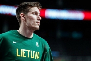 卧底？图贝利斯全场13分钟10投0中仅靠罚球拿1分 正负值-18最低