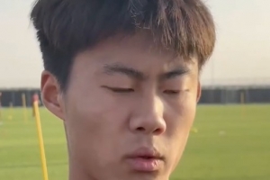 半岛体育官网-4场热身赛失利的压力？U17队长：努力训练，慢慢把最好状态找回来