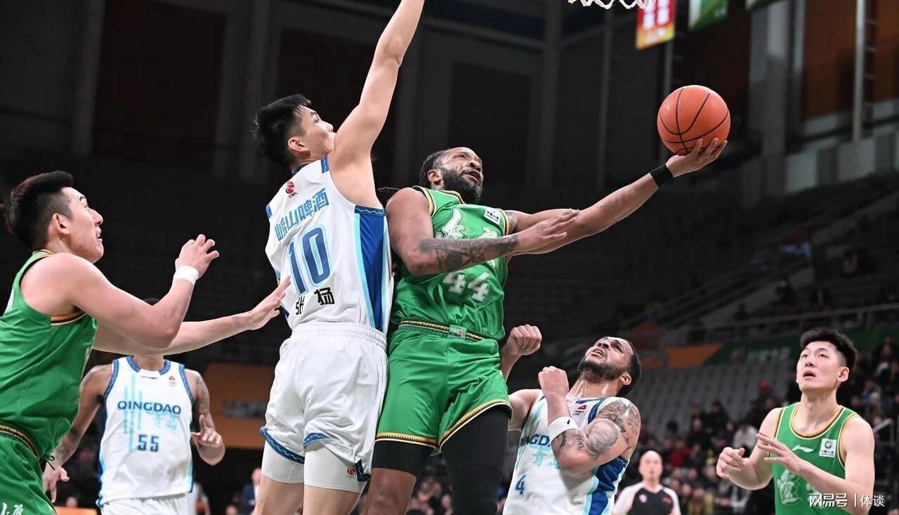 半岛体育-几乎逢强必败，本赛季至今仅7胜7负，辽宁男篮只是缺少赵继伟？